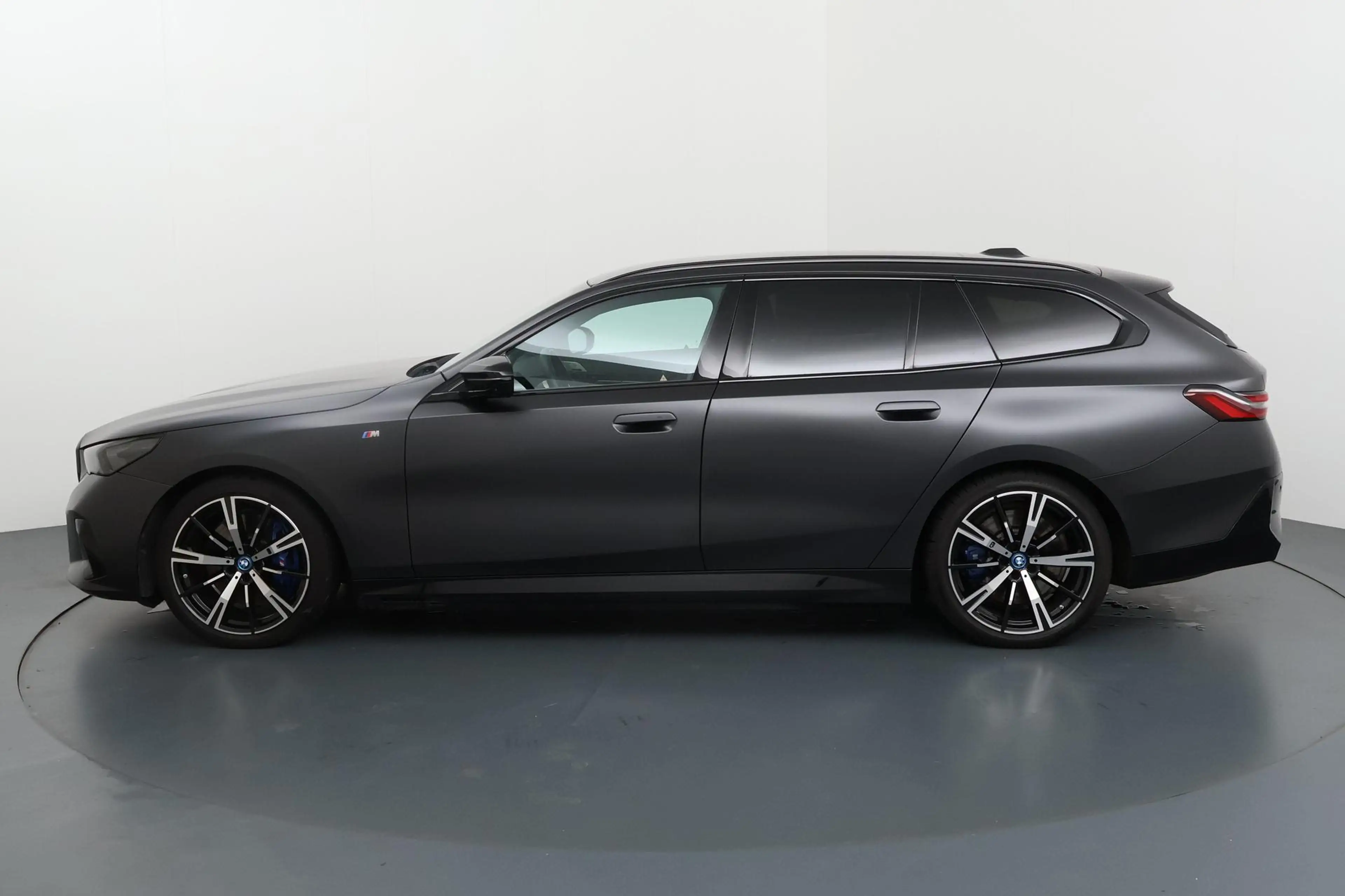 BMW i5 Touring M60 xDrive 84 kWh Elektrische topper met v — photo 13