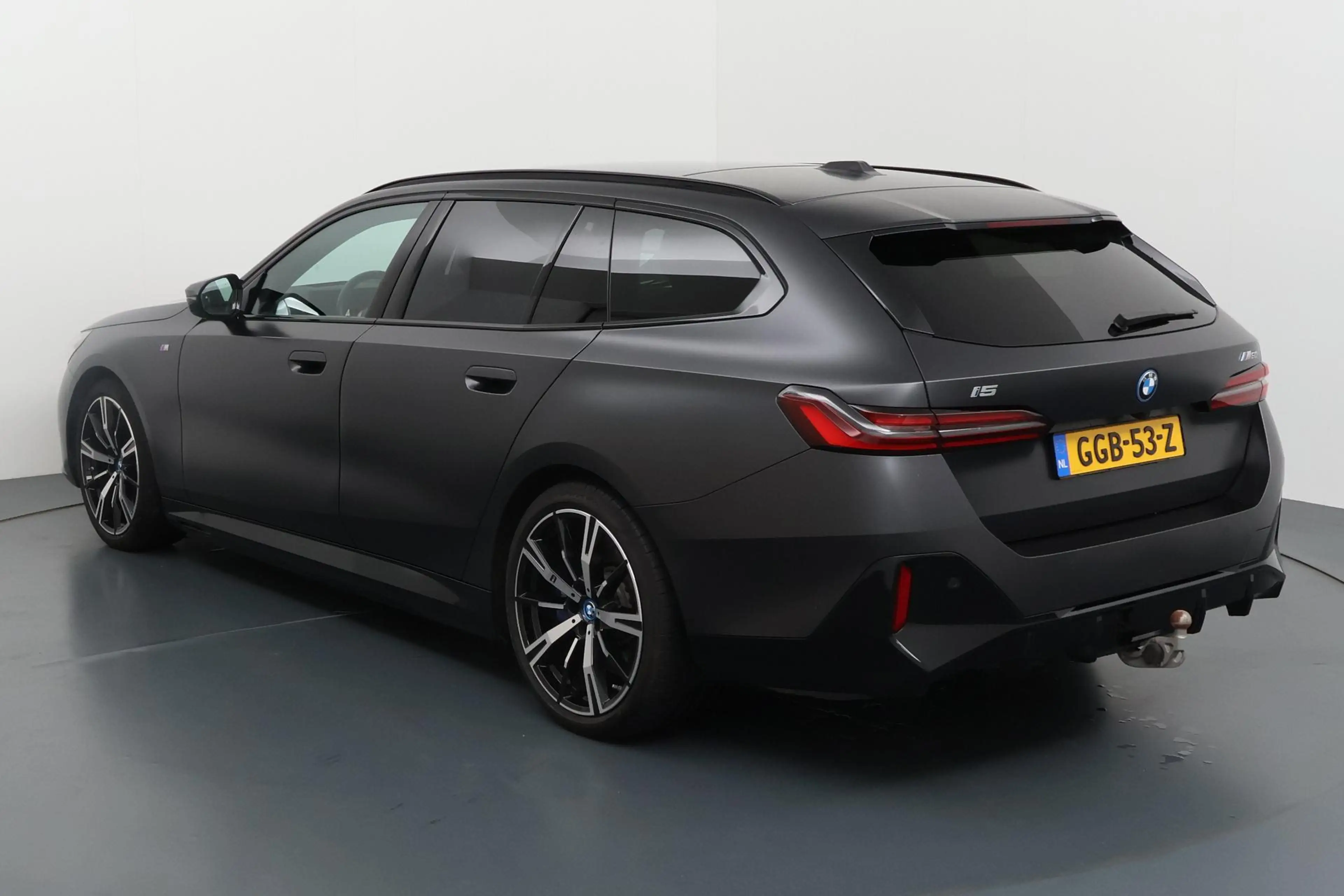 BMW i5 Touring M60 xDrive 84 kWh Elektrische topper met v — photo 7