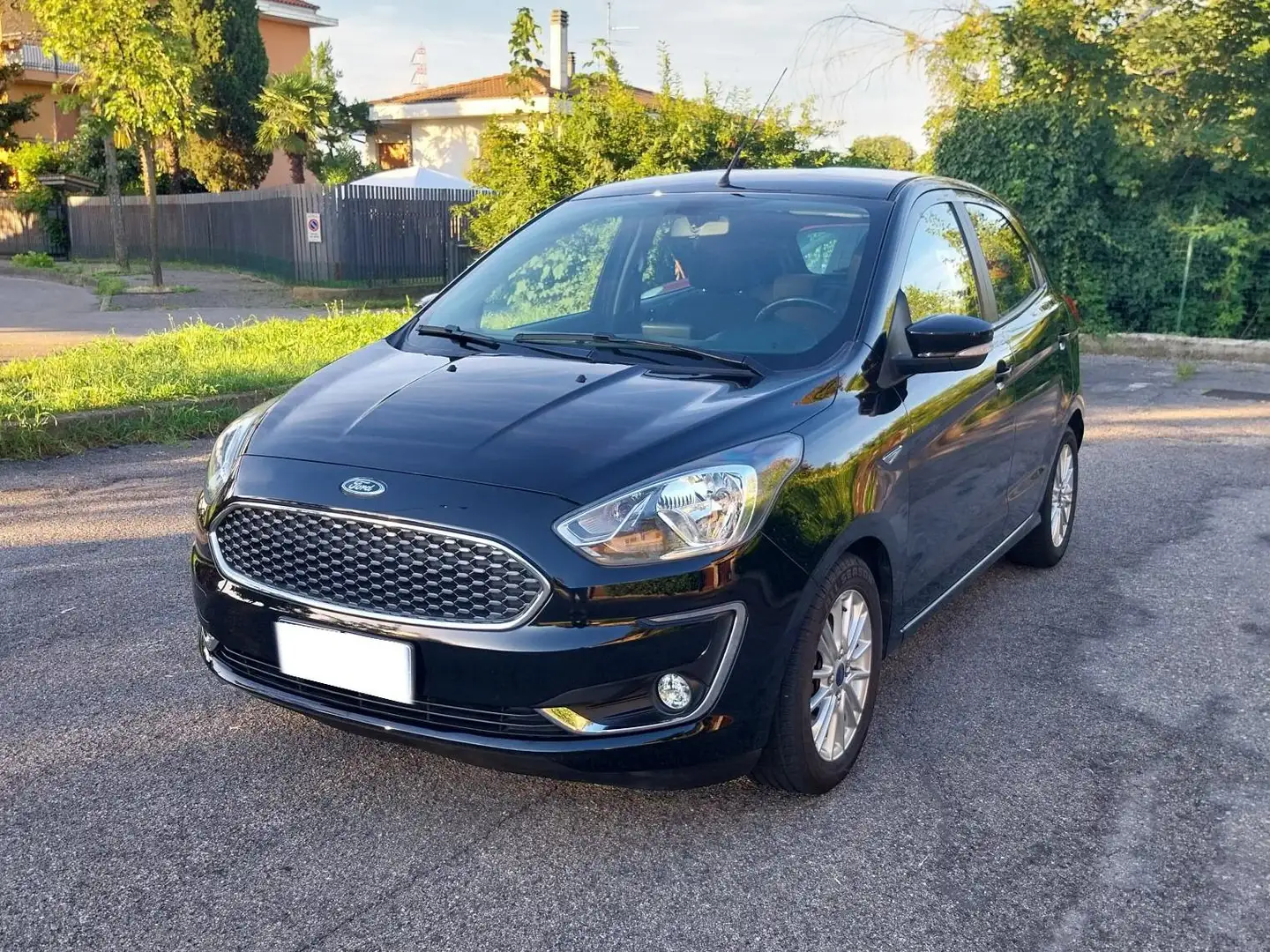 Ford Ka/Ka+ Ka + 1.2 Ultimate 85cv my18 Negro - 1