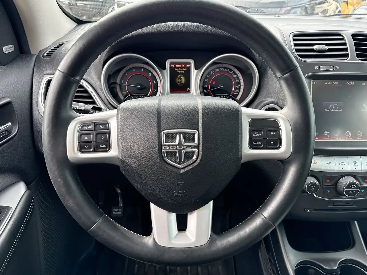 Dodge Journey снимка Dodge Journey