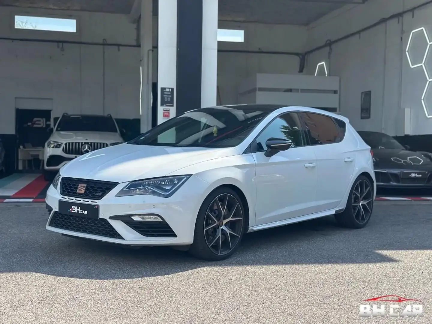 SEAT Leon 2.0 TSI 290 CUPRA DSG PACK PERF / MILLTEK / BEATS Blanc - 1