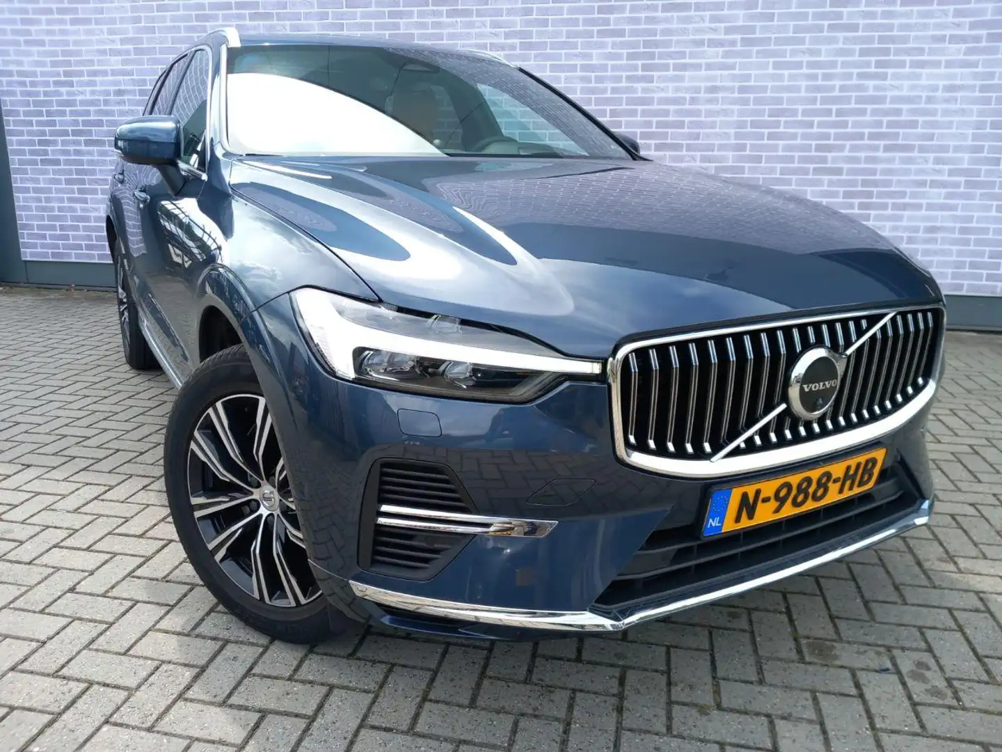 Volvo XC60 2.0 T6 Plug-in hybrid AWD Inscription Exclusive | Blauw - 2