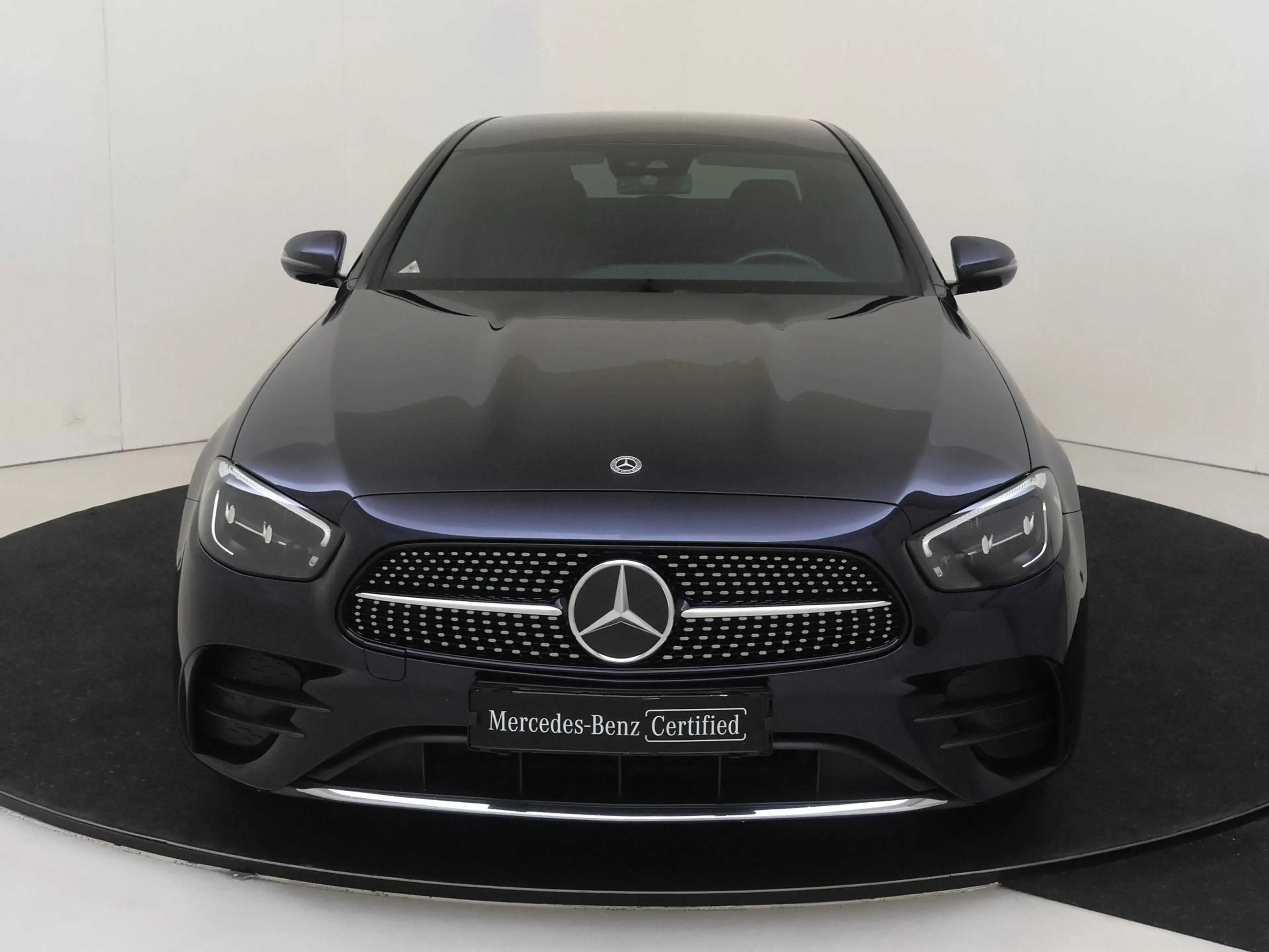 Mercedes-Benz E 200 AMG Line — photo 6