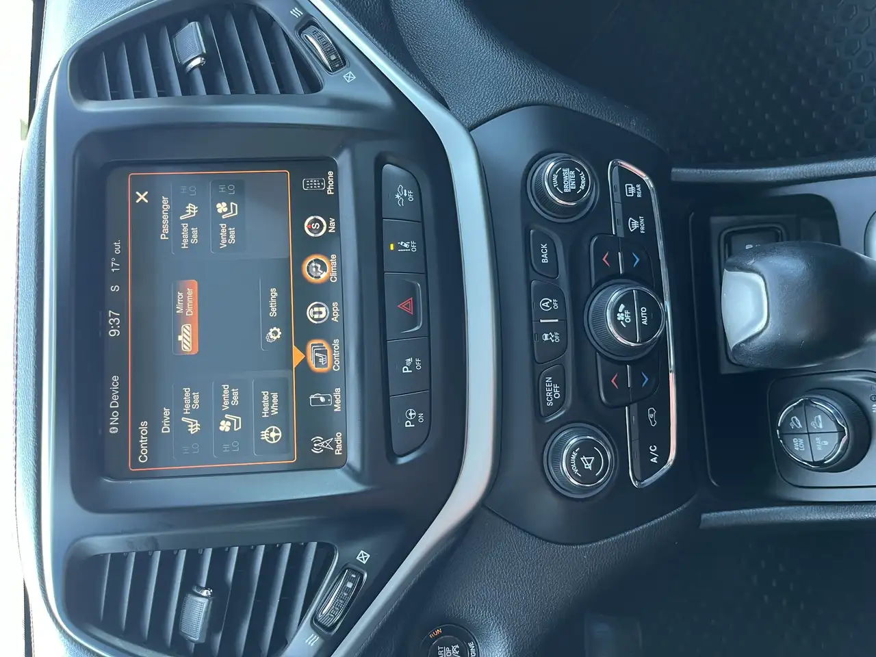 Jeep Cherokee снимка Jeep Cherokee