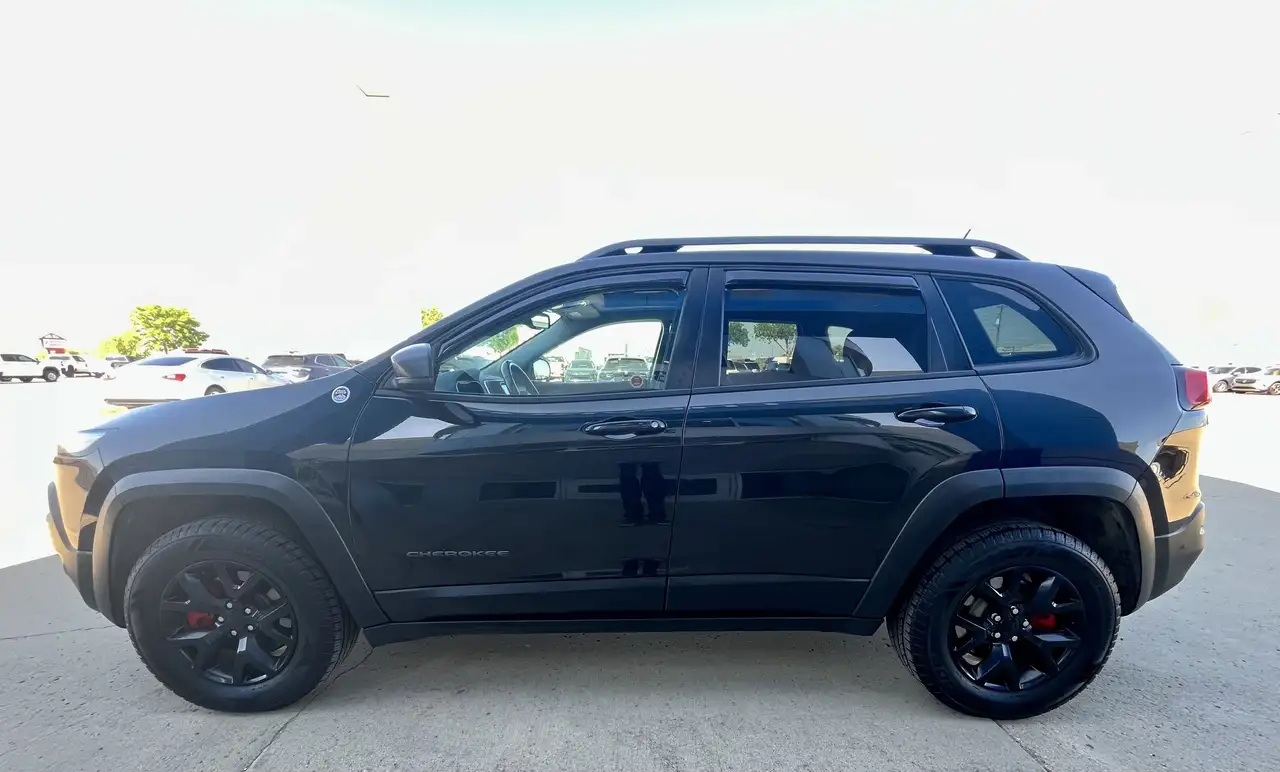Jeep Cherokee снимка Jeep Cherokee