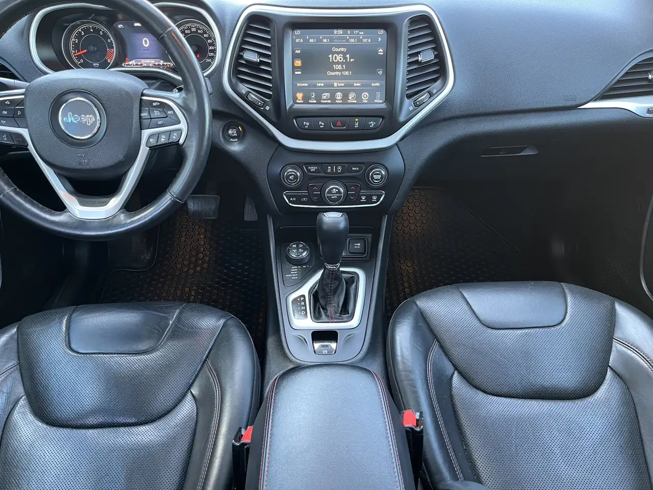 Jeep Cherokee снимка Jeep Cherokee