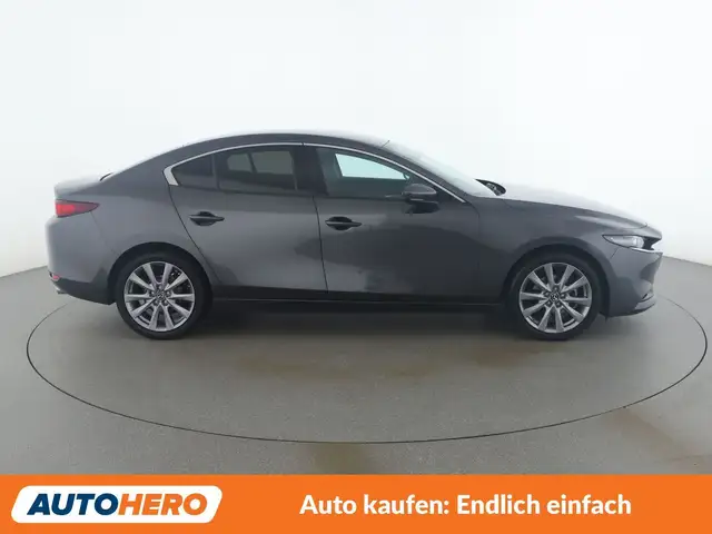 Mazda Mazda3 view 7