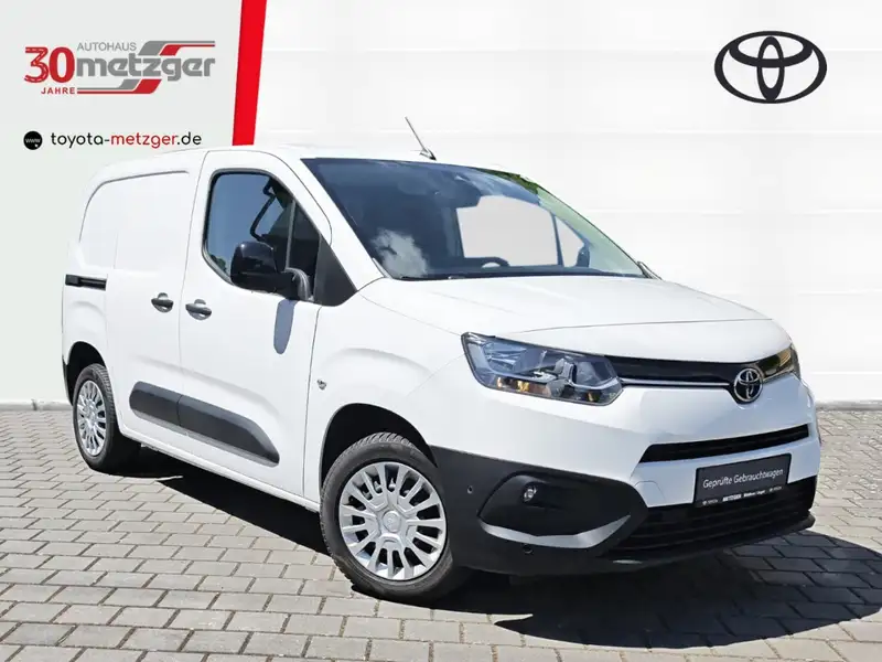 TOYOTA Proace