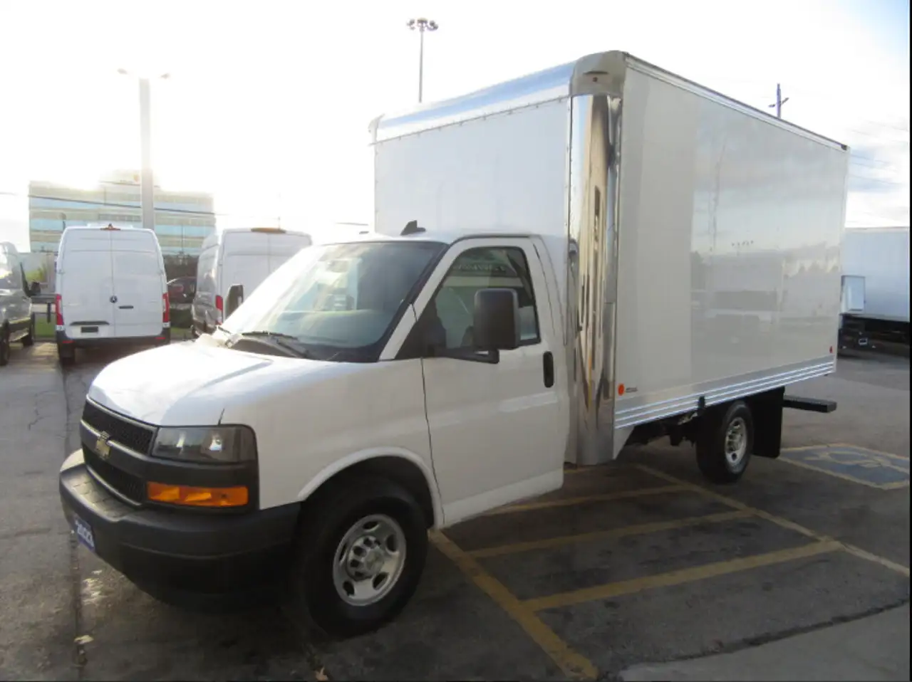 GMC Savana снимка GMC Savana