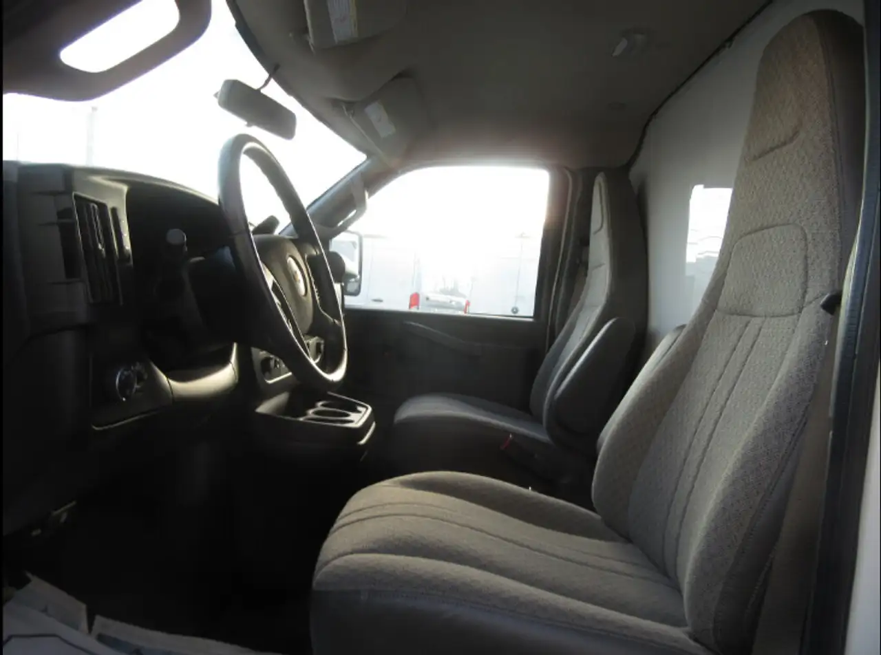GMC Savana снимка GMC Savana