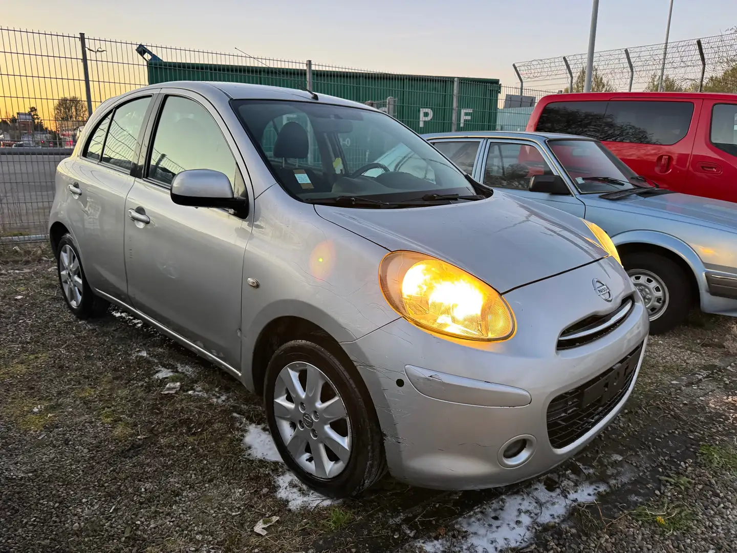 Nissan Micra 1.2 Visia First Negru - 1
