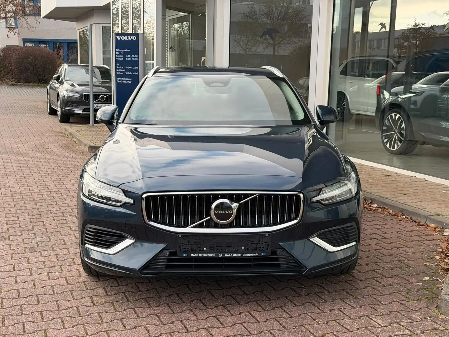 Volvo V60 T6 AWD Recharge Core Auto Blu/Azzurro - 2