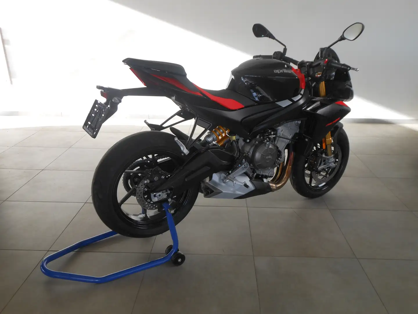 Aprilia Tuono 660 Factory - 2