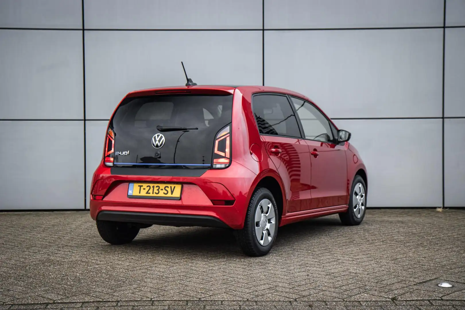 Volkswagen e-up! 83pk | Inclusief Winterbanden Set | Telefooninteg Rouge - 2