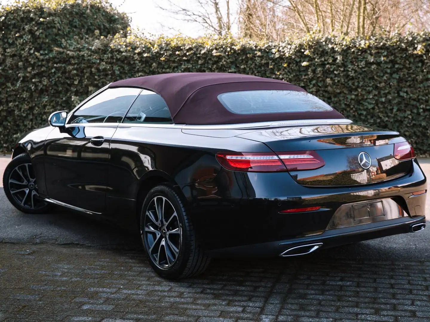 Mercedes-Benz E 200 Cabrio Avantgarde AIRSCARF/VENTILATEDSEAT/CARPLAY Negro - 2