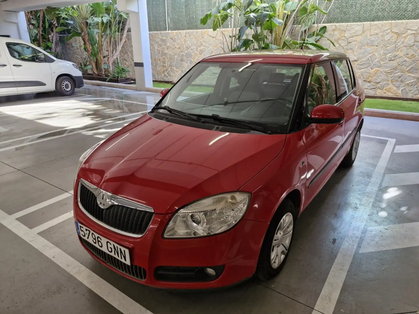 Skoda Fabia 1.2 Urban Red - 1