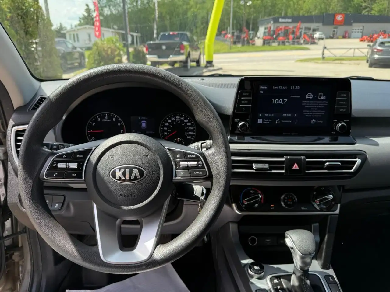 Kia Seltos photo Kia Seltos
