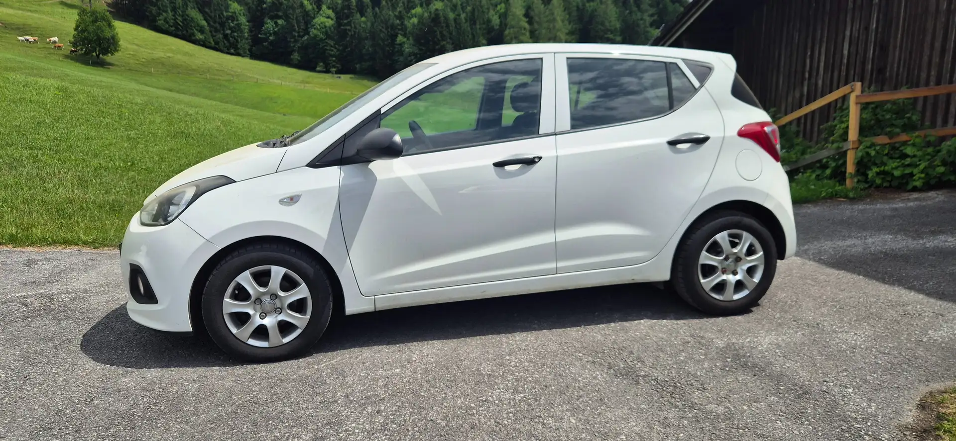 Hyundai i10 i10 1,0 Life Life Weiß - 2