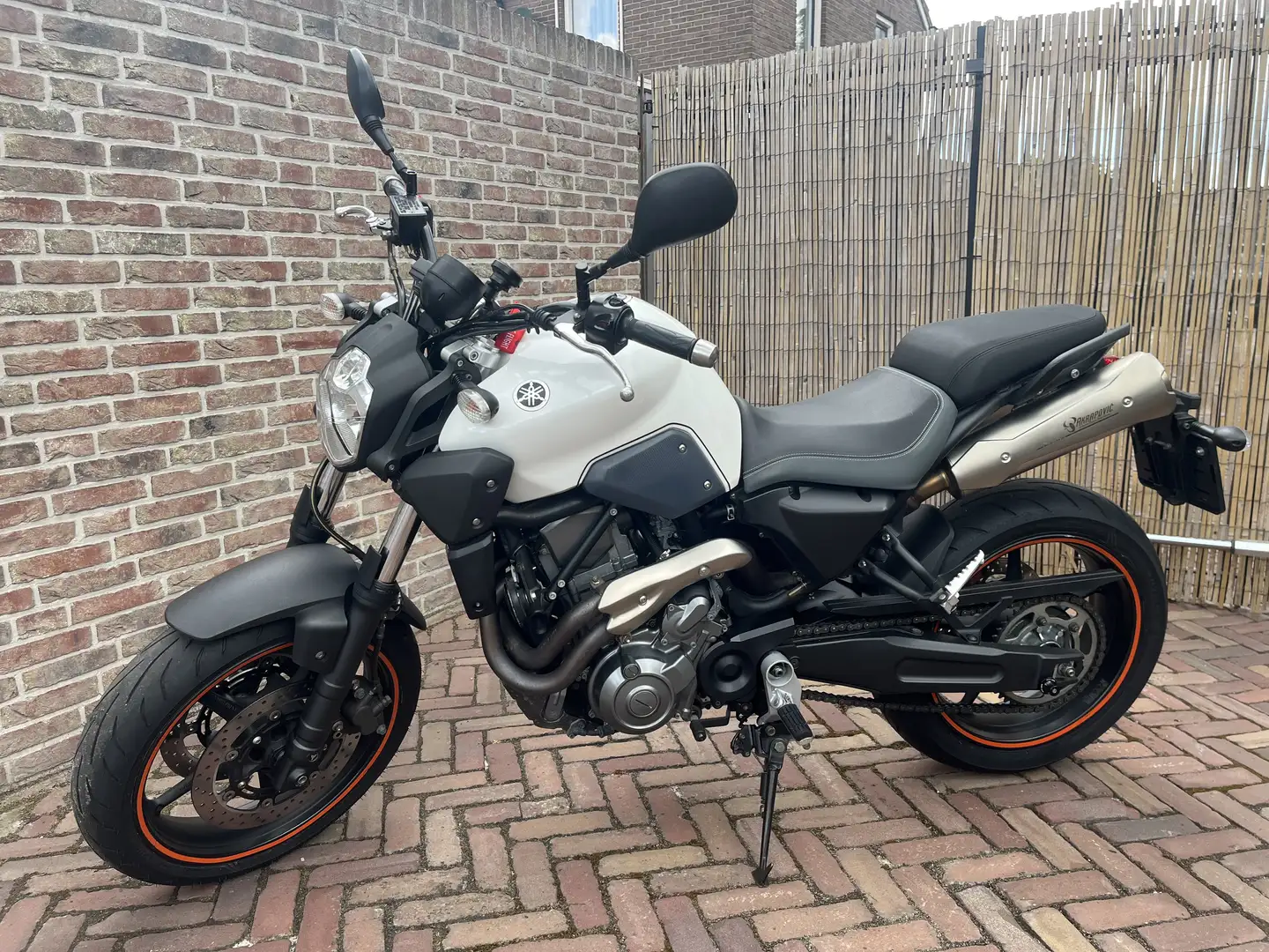 Yamaha MT-03 Wit - 1