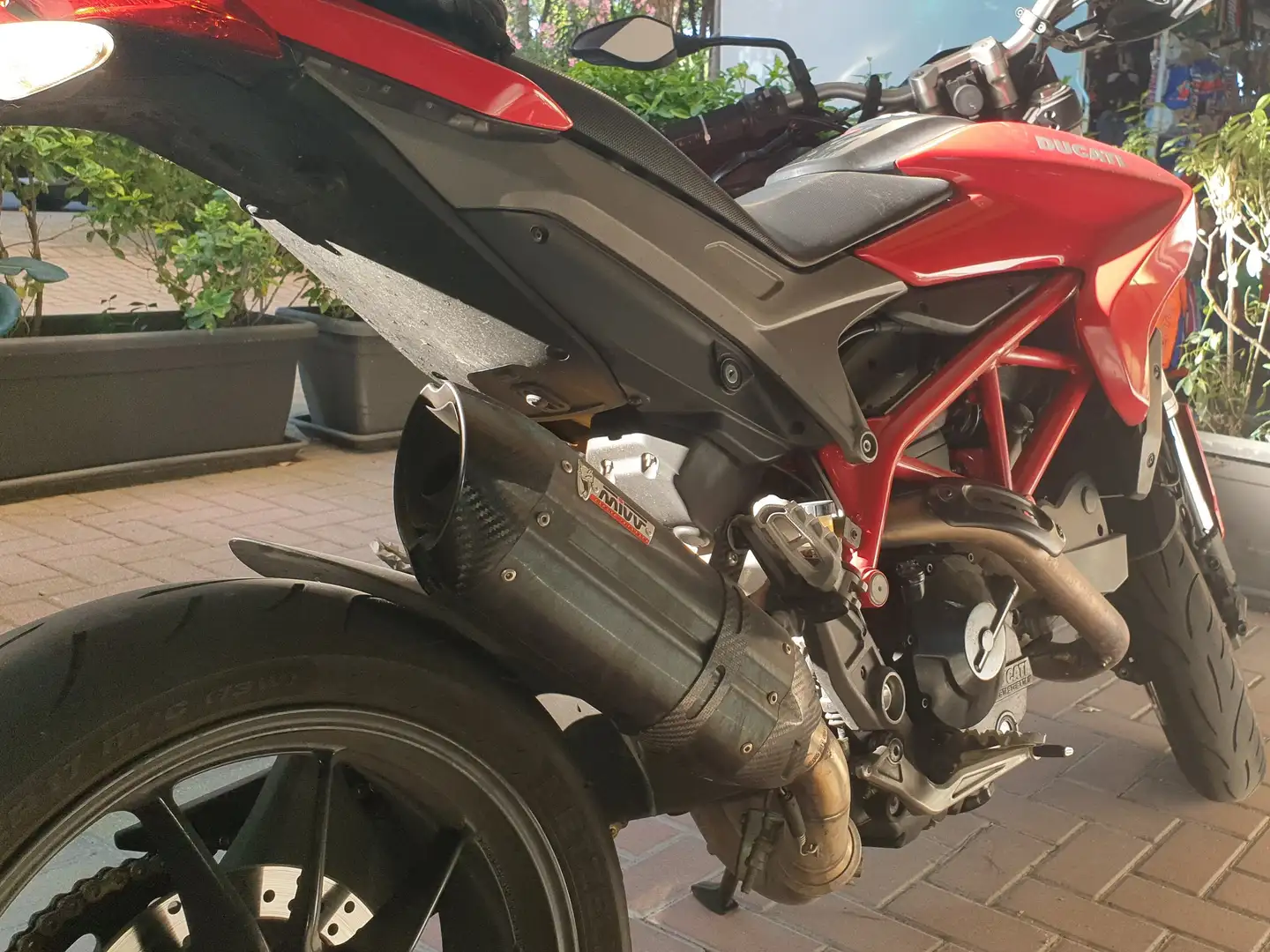 Ducati Hypermotard 821 Rosso - 2