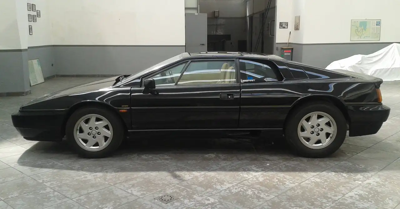 Lotus Esprit S3 X180 2.2 N/A (290 esemplari), foto 2