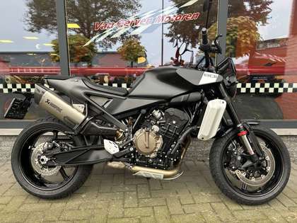 Husqvarna Svartpilen 801