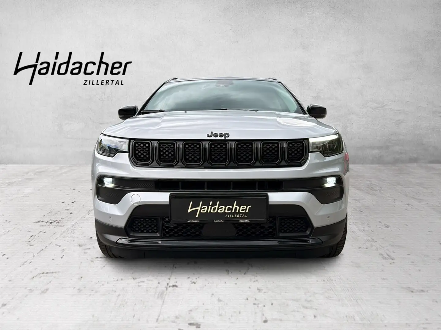Jeep Compass 1.3 Multiair Night Eagle T4 FWD 6MT Grau - 2