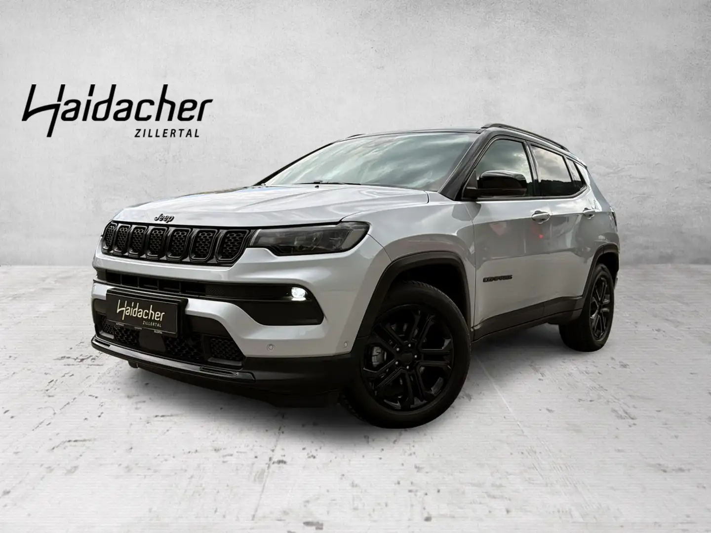 Jeep Compass 1.3 Multiair Night Eagle T4 FWD 6MT Grau - 1