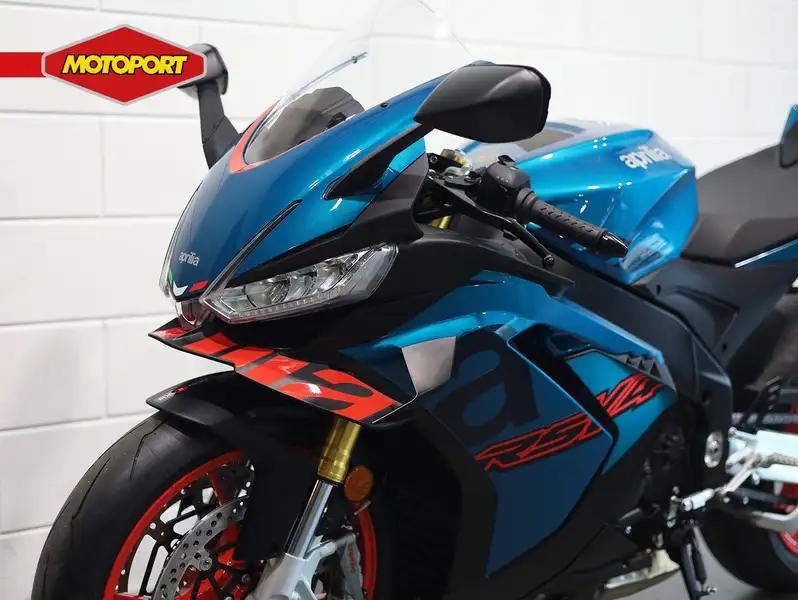 Aprilia RSV4 - foto 6