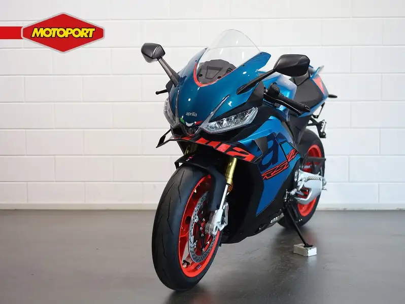 Aprilia RSV4 - foto 7