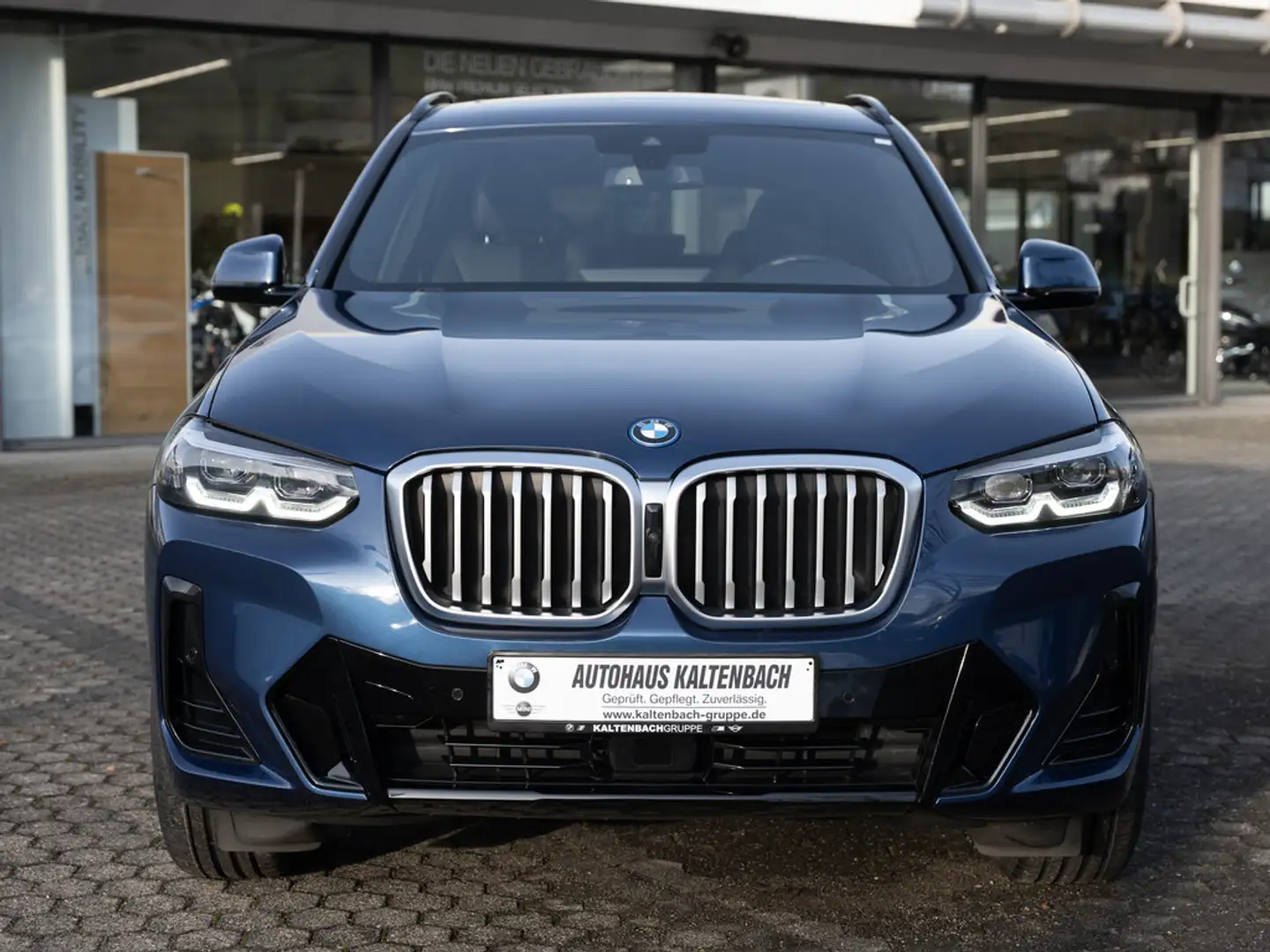 BMW X3 xDrive 30e M-Sport FACEL. PANO 360° LED Blau - 2
