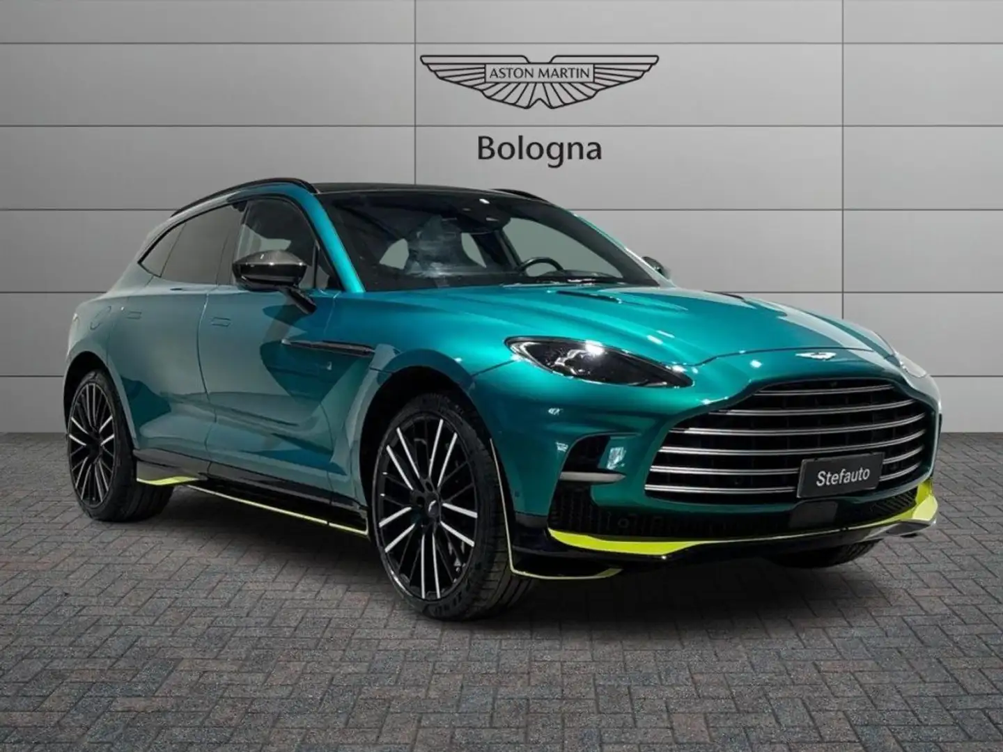 Aston Martin DBX 707 Verde - 1