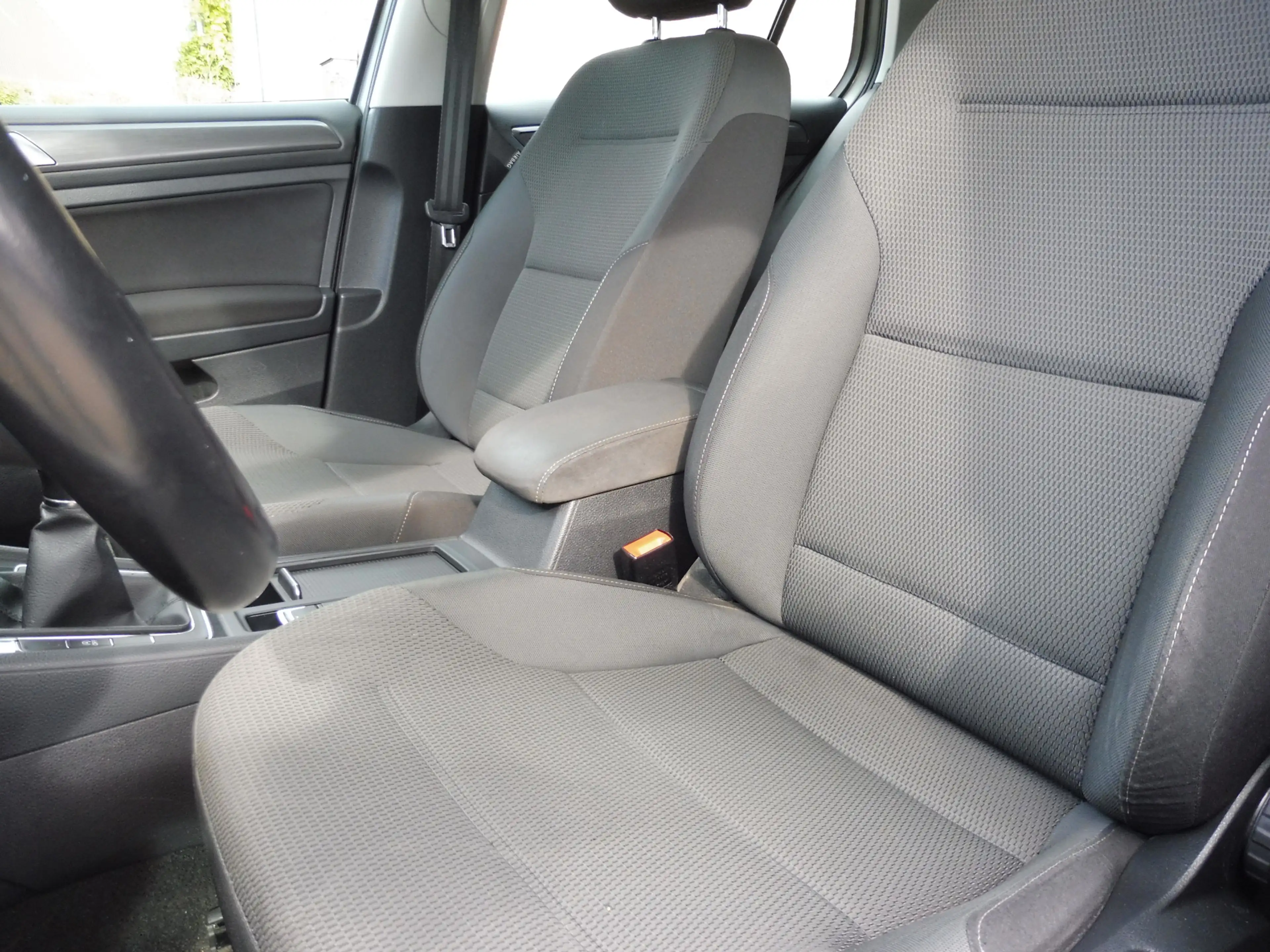 Volkswagen Golf 1.0 TSI Comfortline Trekhaak | Adap cruise | LMV 1 — photo 5