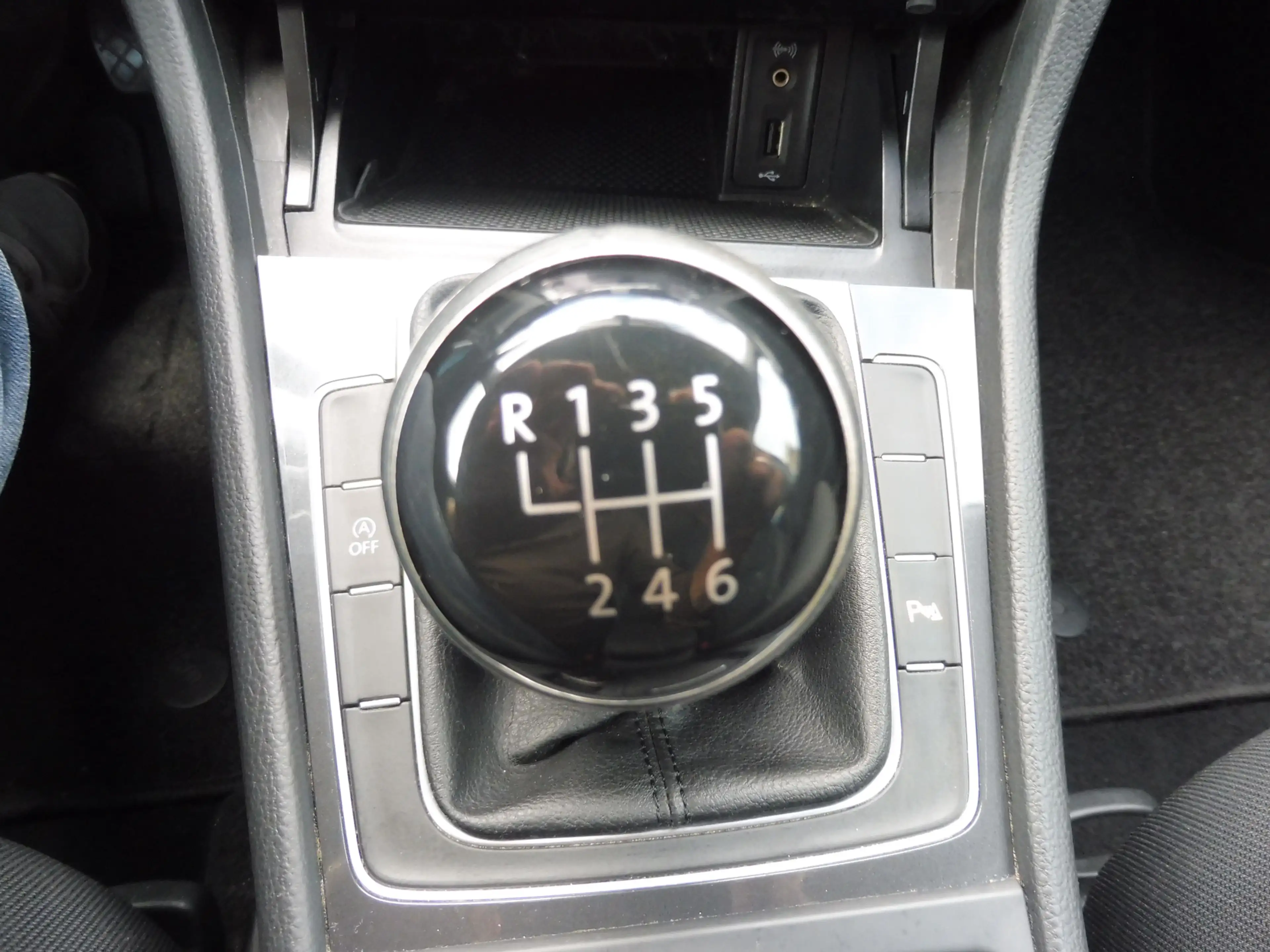 Volkswagen Golf 1.0 TSI Comfortline Trekhaak | Adap cruise | LMV 1 — photo 24
