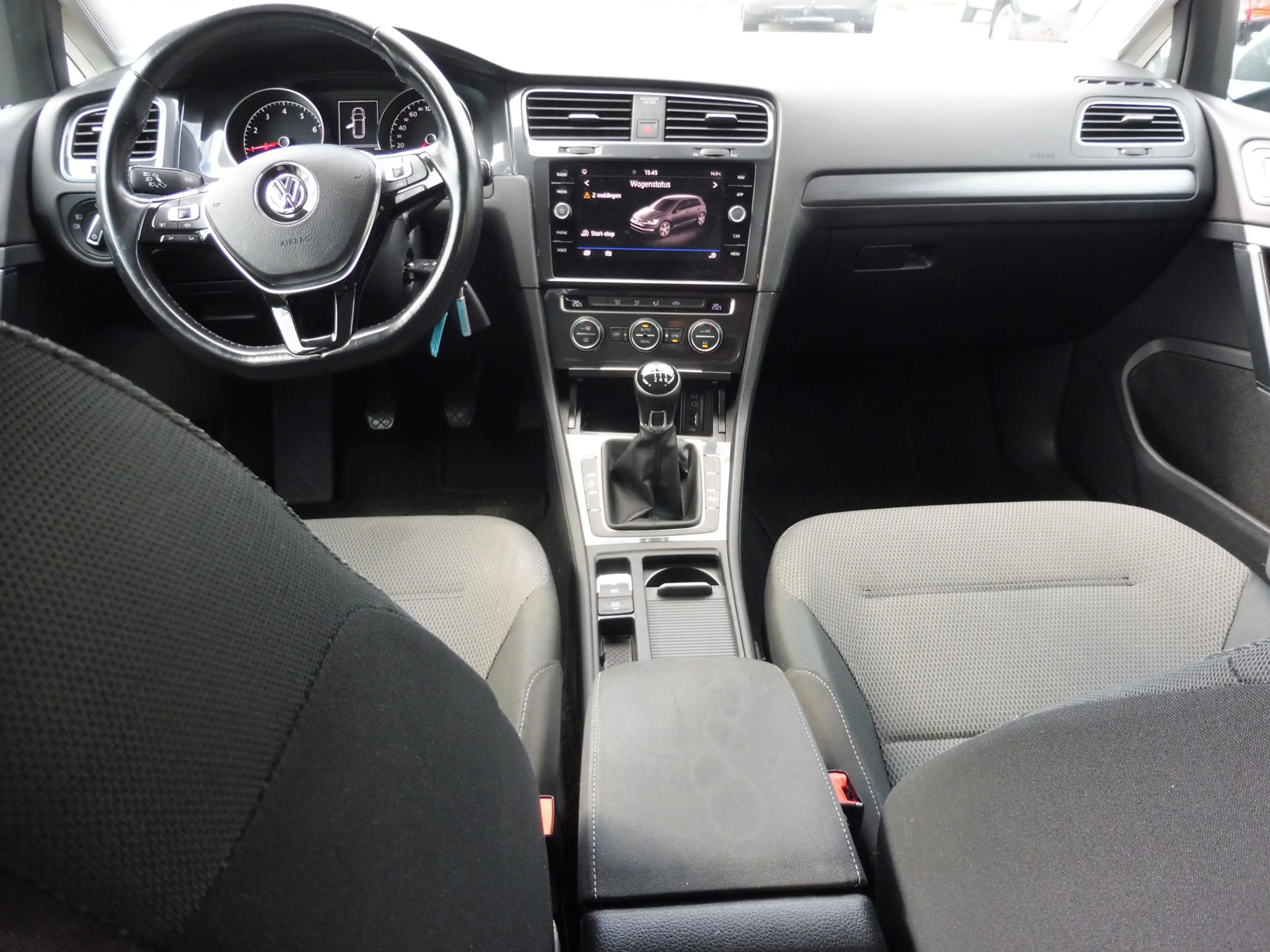 Volkswagen Golf 1.0 TSI Comfortline Trekhaak | Adap cruise | LMV 1 — photo 4