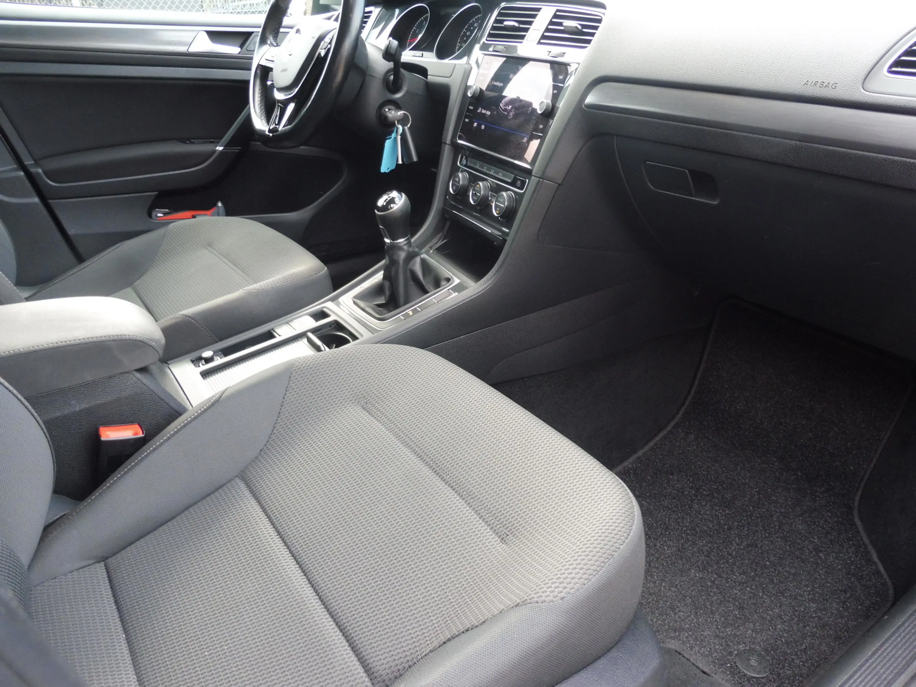 Volkswagen Golf 1.0 TSI Comfortline Trekhaak | Adap cruise | LMV 1 — photo 28