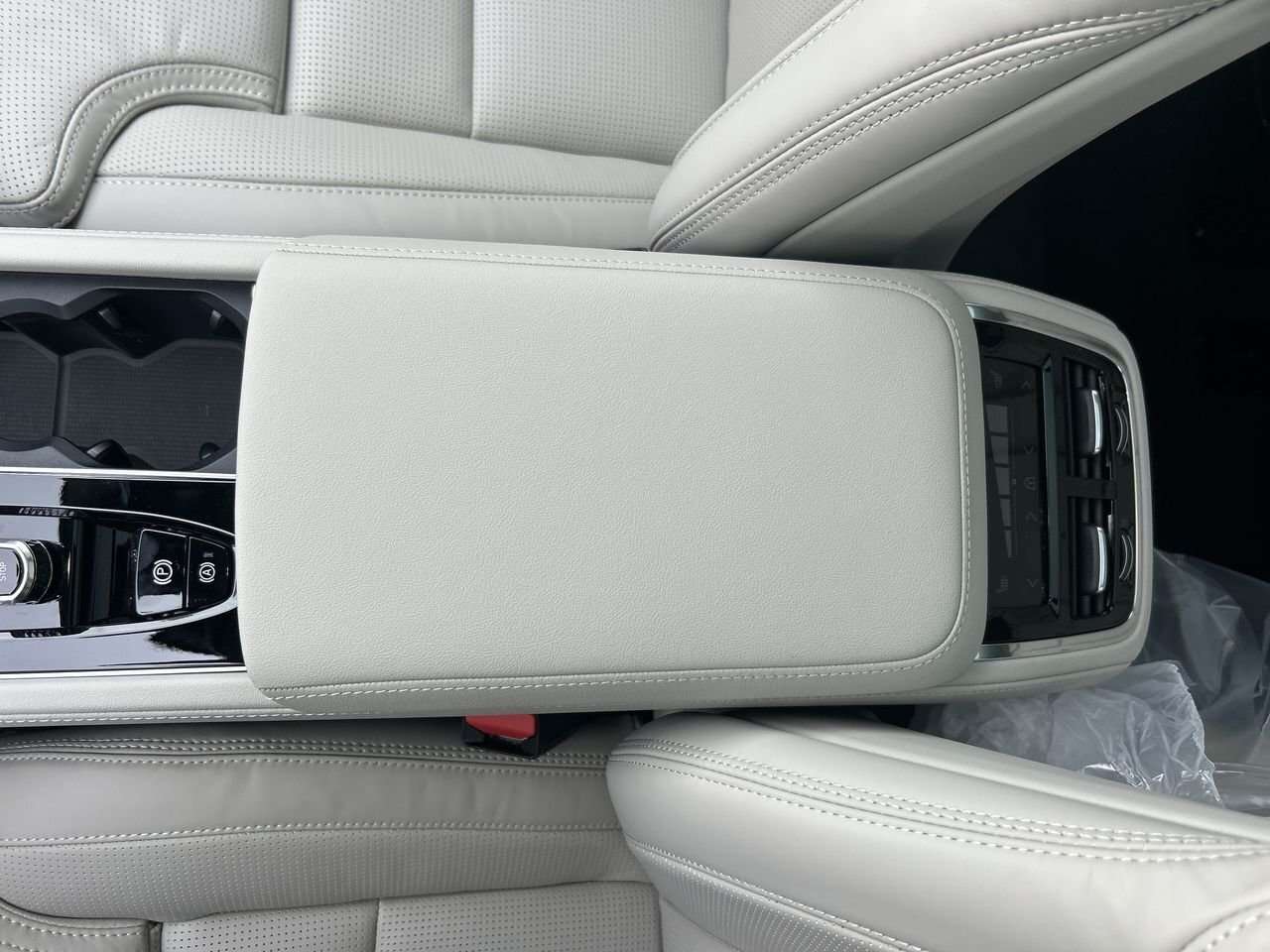 2026 Volvo XC90 Ultra 7-Seater (Dark Theme) Air Suspension | B&amp thumb 29