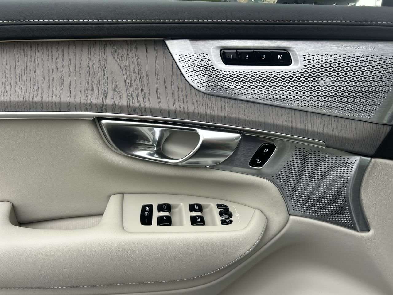 2026 Volvo XC90 Ultra 7-Seater (Dark Theme) Air Suspension | B&amp thumb 21