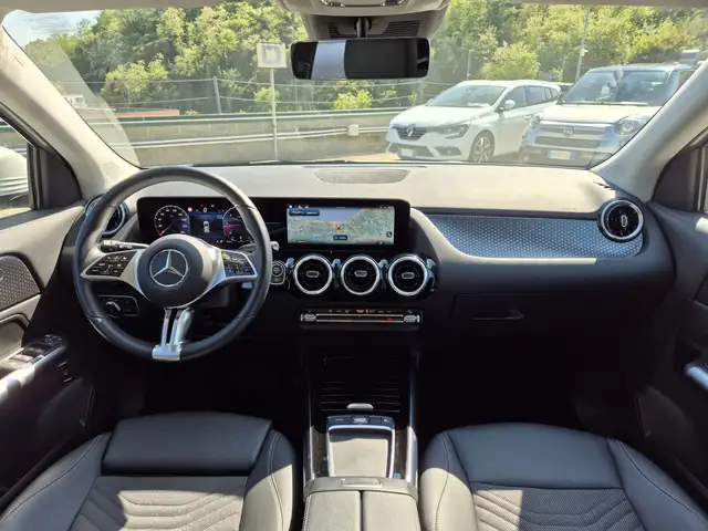 Mercedes-Benz Gla view 8