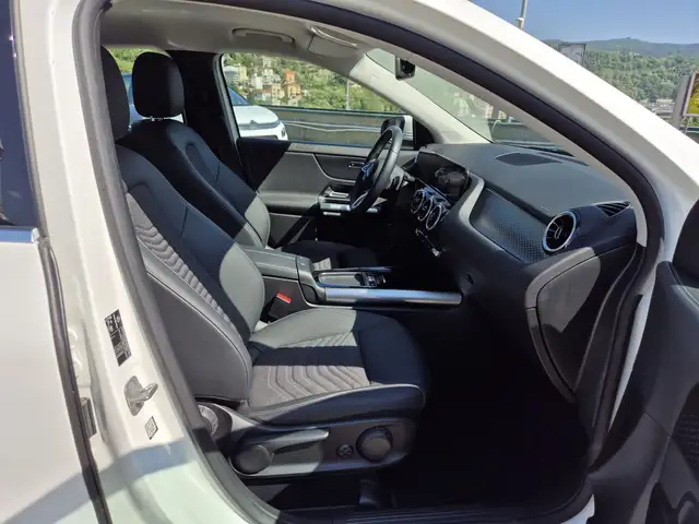Mercedes-Benz Gla view 9