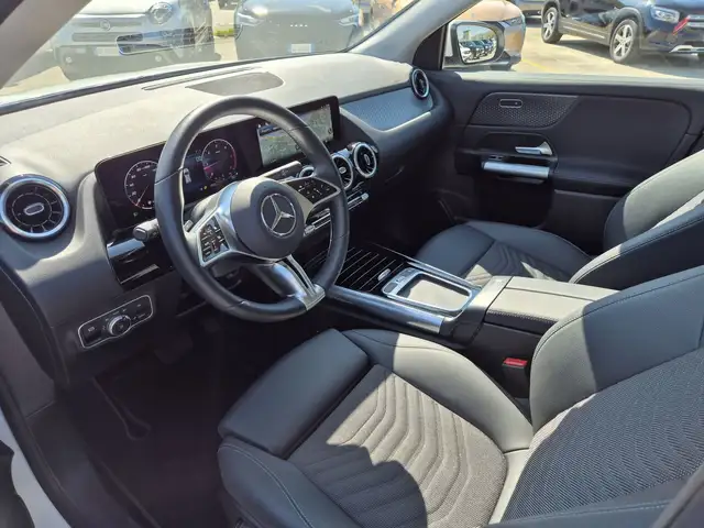 Mercedes-Benz Gla view 6