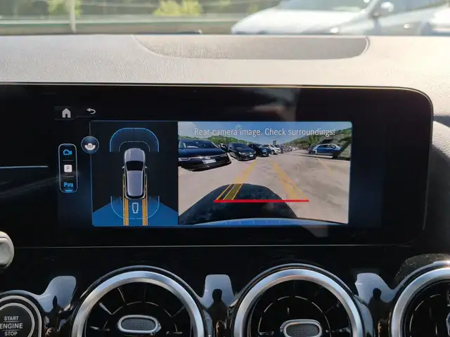 Mercedes-Benz Gla view 15
