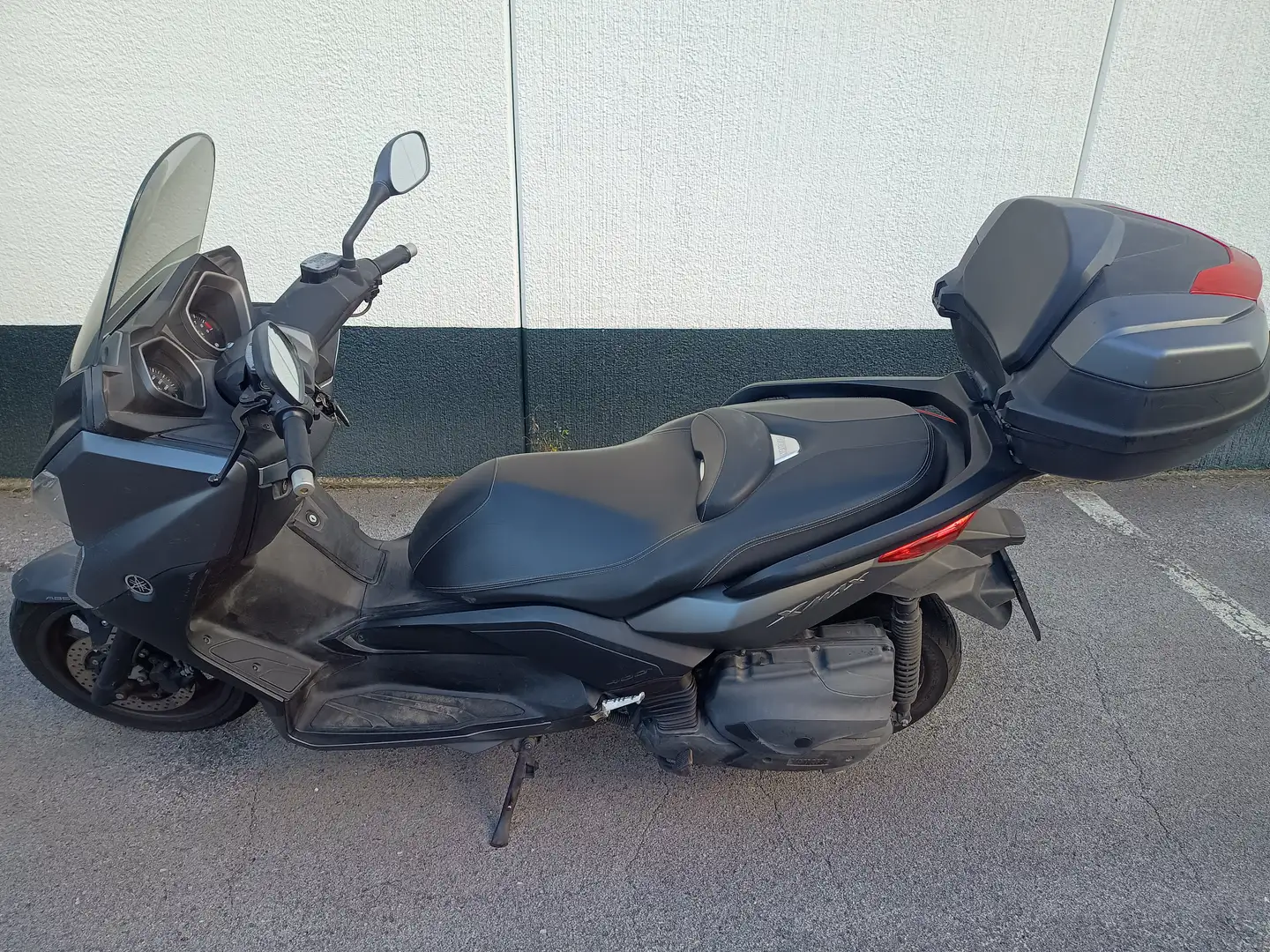 Yamaha X-Max 400 ABS Šedá - 2