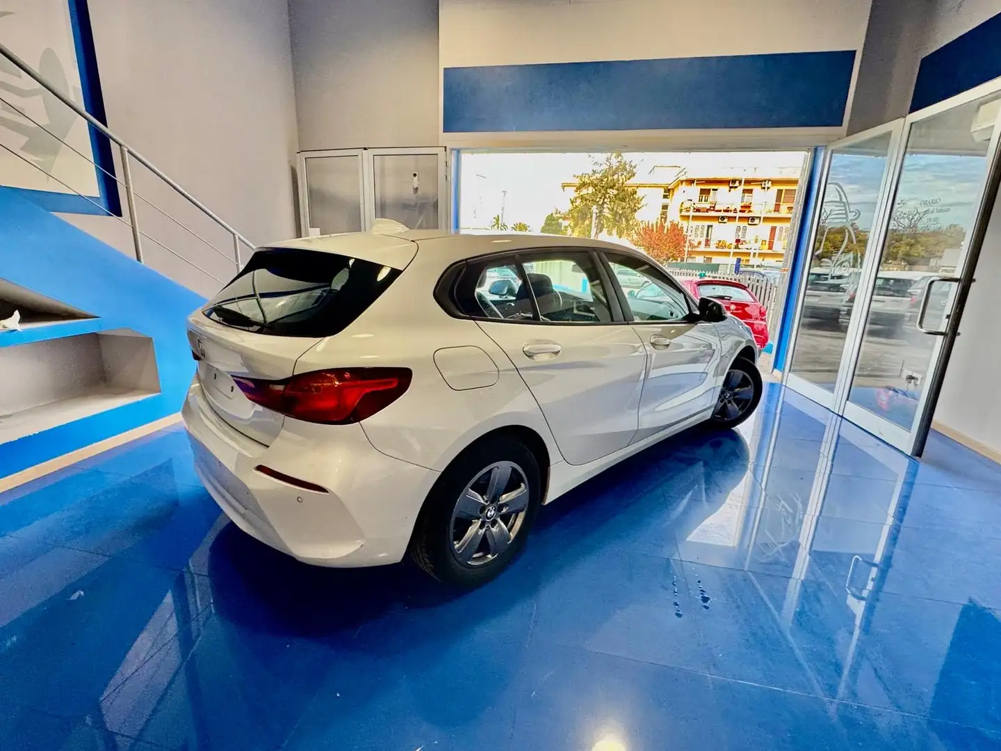 BMW 116 116d Advantage 5p auto - 2