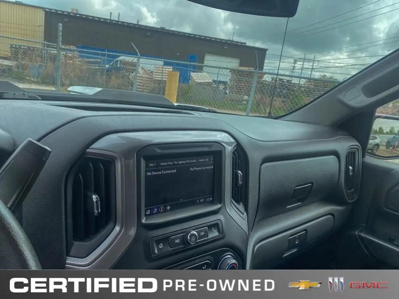 Chevrolet Silverado 1500 снимка Chevrolet Silverado 1500
