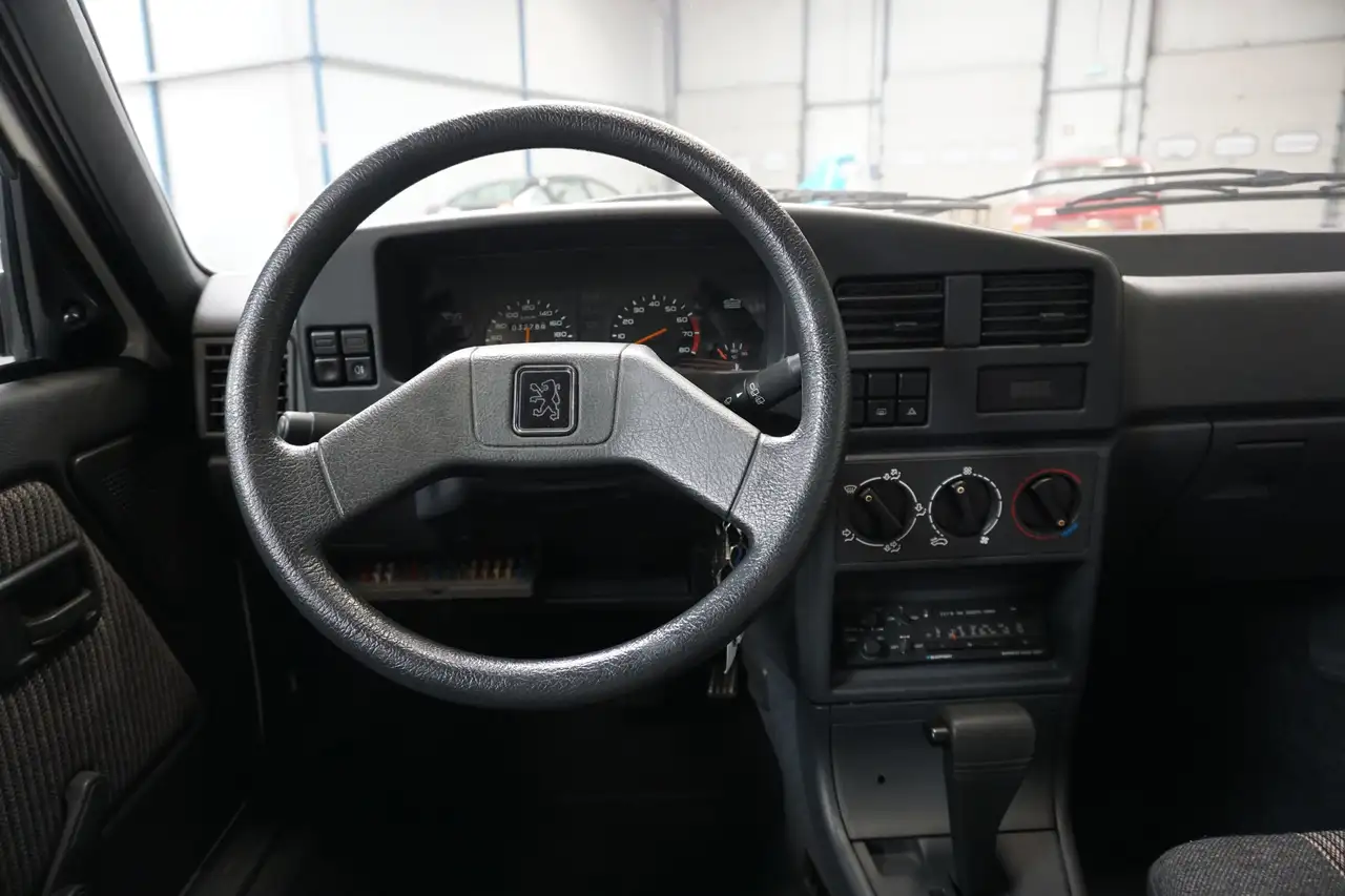 Peugeot 309 Automaat, 32.000 km, originele lak, foto 2