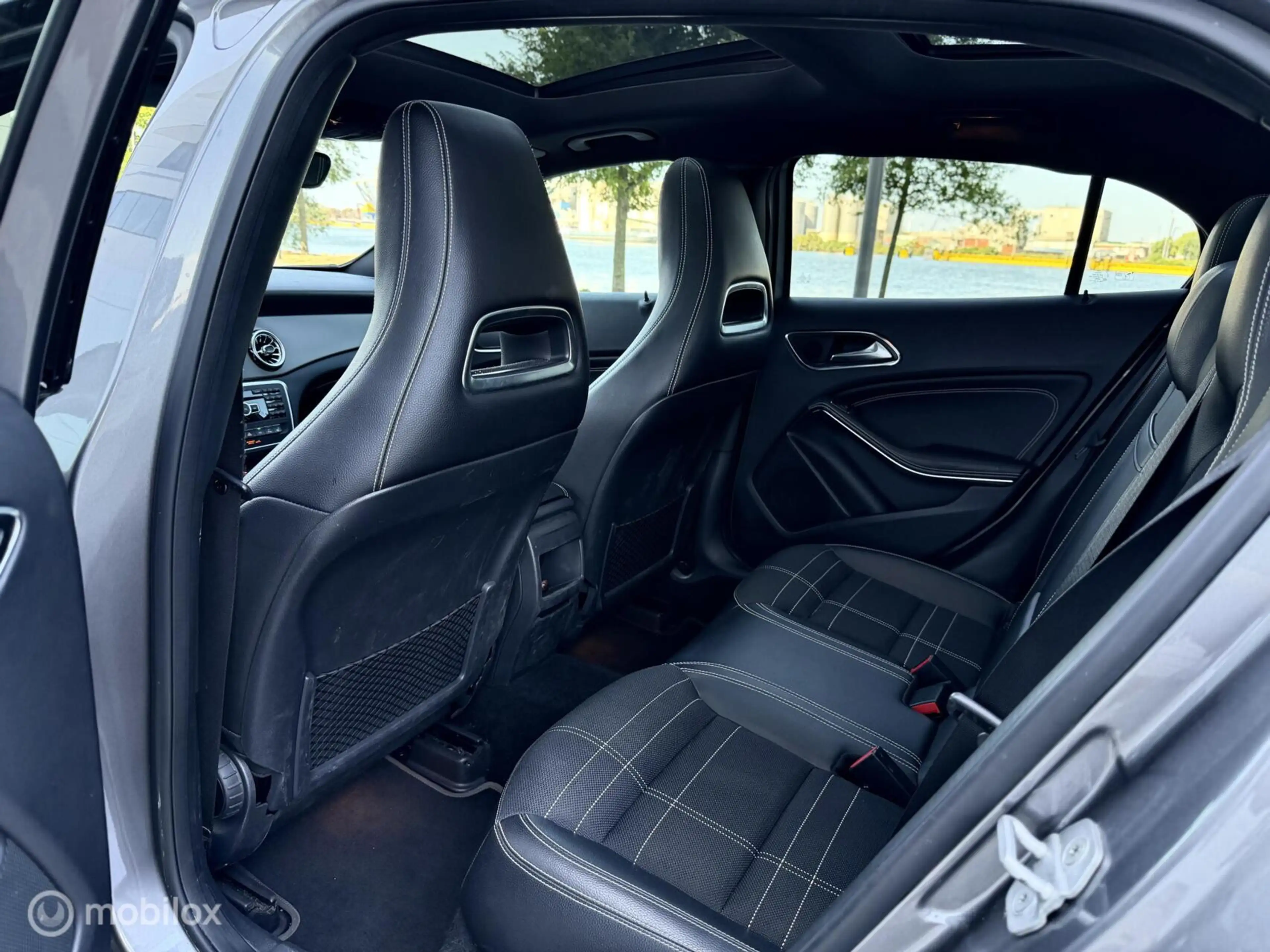 Mercedes-Benz GLA 200 |Pano |Harman & kardon |Blind spot — photo 15