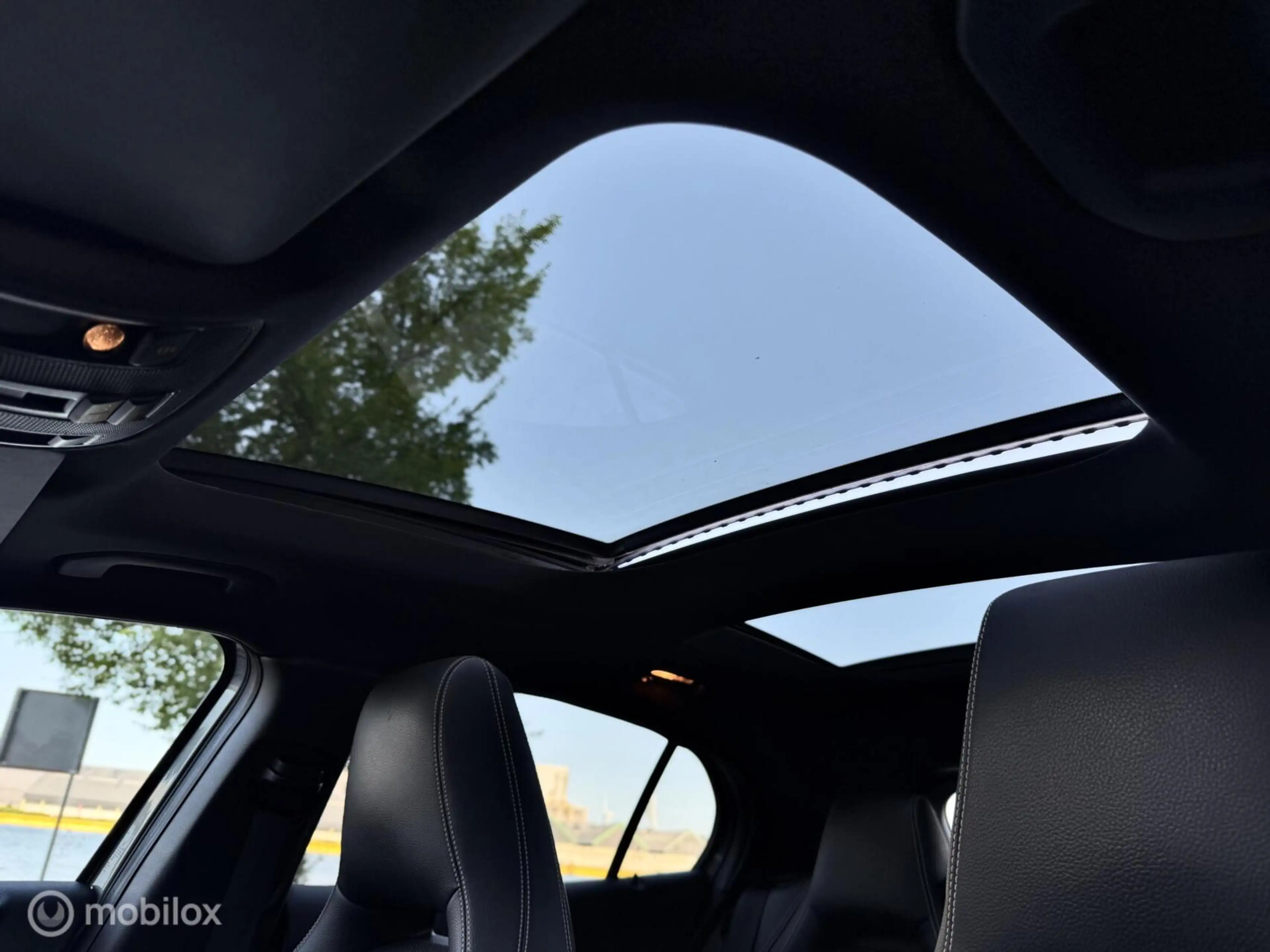 Mercedes-Benz GLA 200 |Pano |Harman & kardon |Blind spot — photo 21