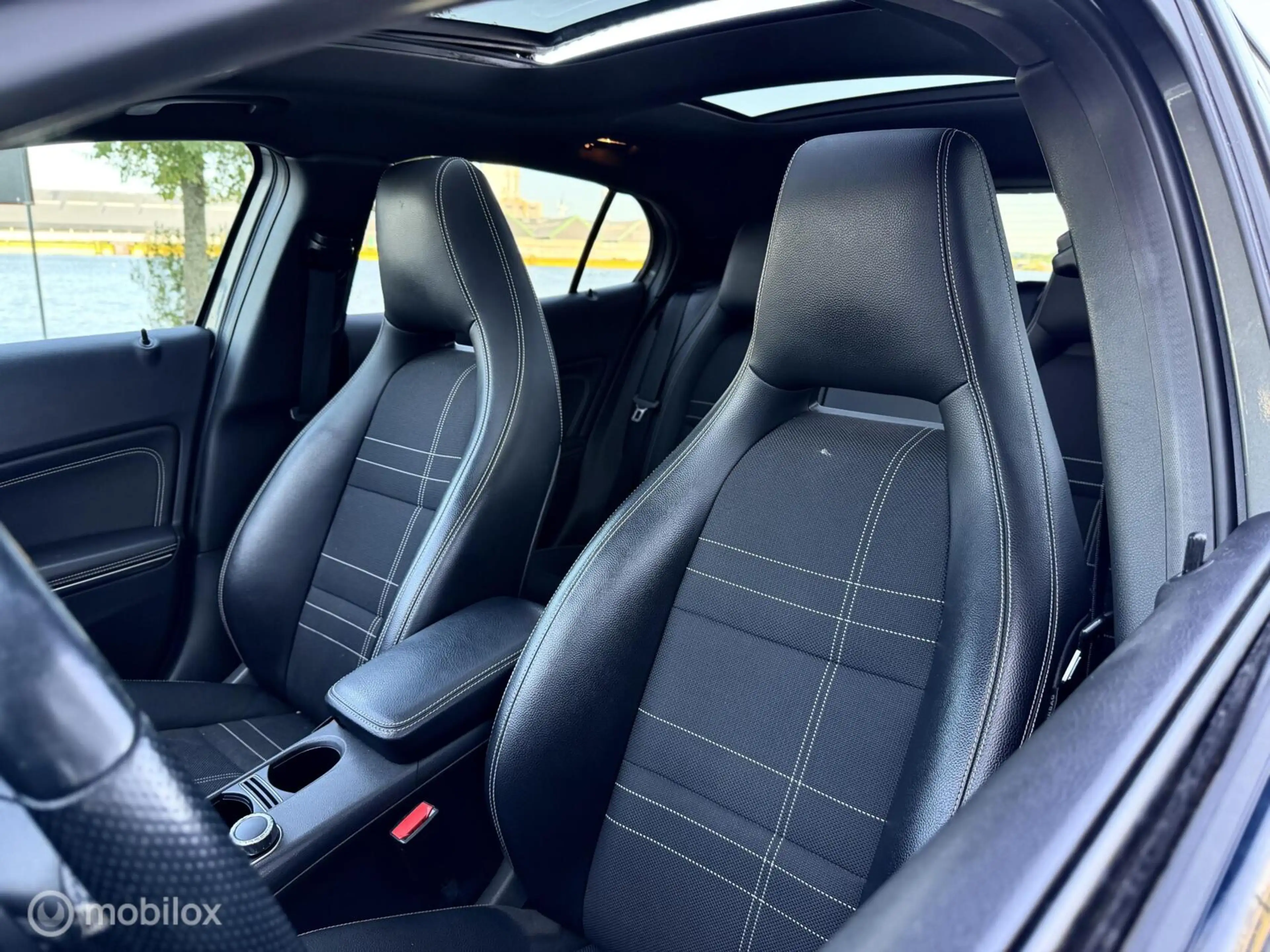 Mercedes-Benz GLA 200 |Pano |Harman & kardon |Blind spot — photo 20