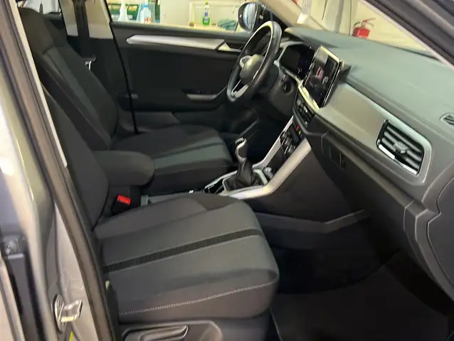 Volkswagen T-Roc view 19